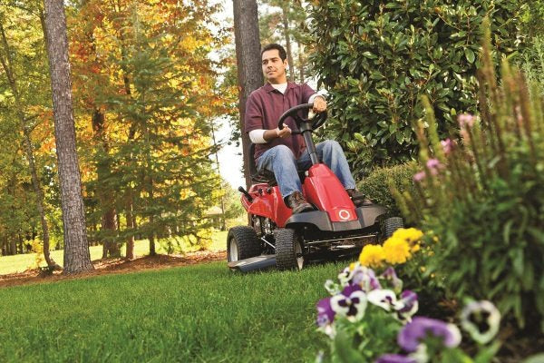 Troy-Bilt TB30 382 cm³ ride-on lawnmower with 6 gears, fully refurbished, compact design, adjustable height